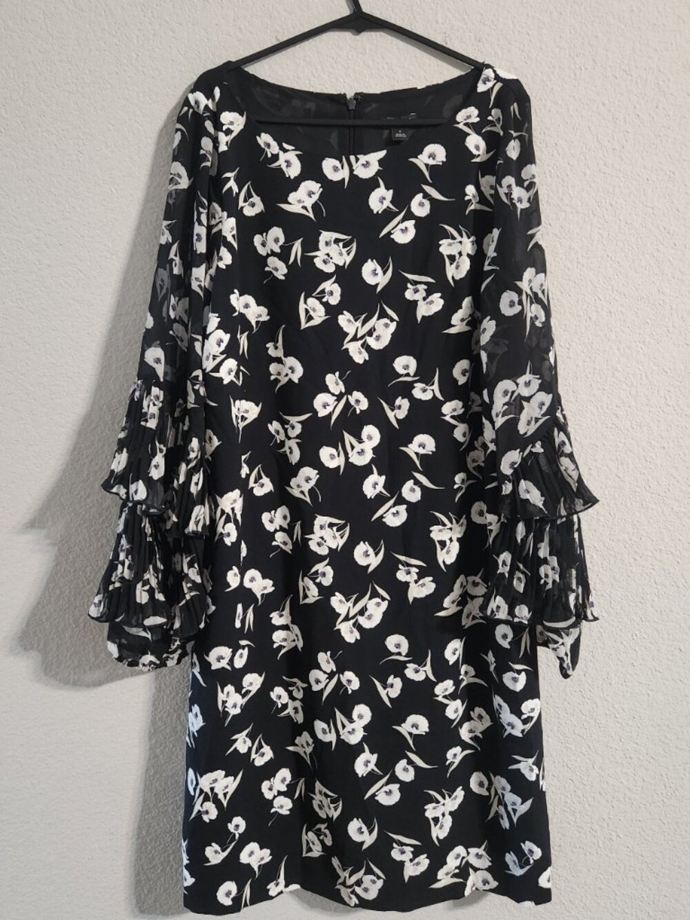 Ann Taylor NWT Black Floral Print Dress with ruffles size 10